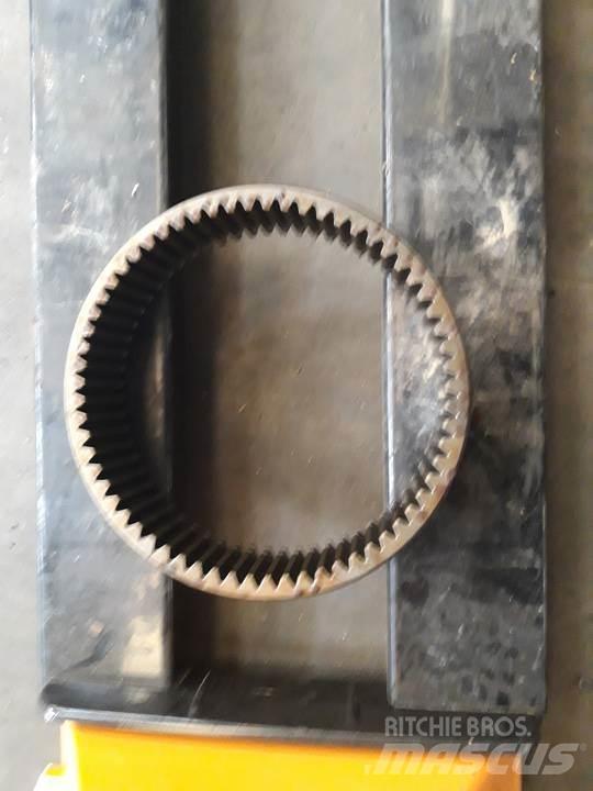 CAT 950E Převodovka