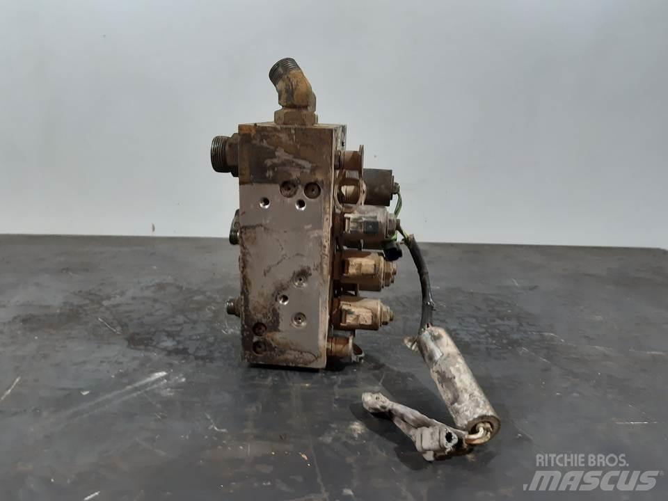 CAT 963C Kabiny a interiér