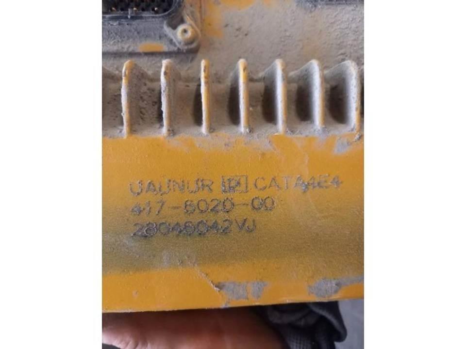 CAT 972M Kabiny a interiér