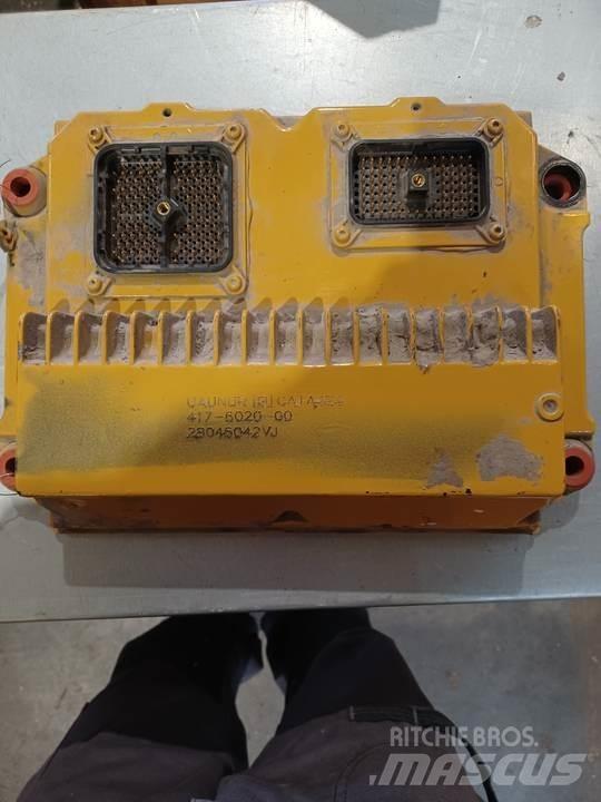 CAT 972M Kabiny a interiér