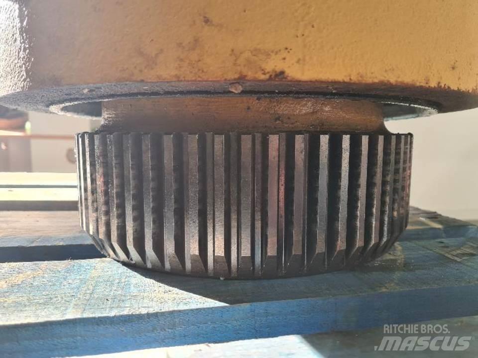 CAT 980F Převodovka