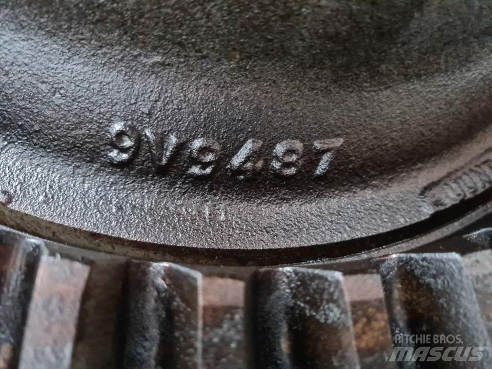 CAT 988B Převodovka
