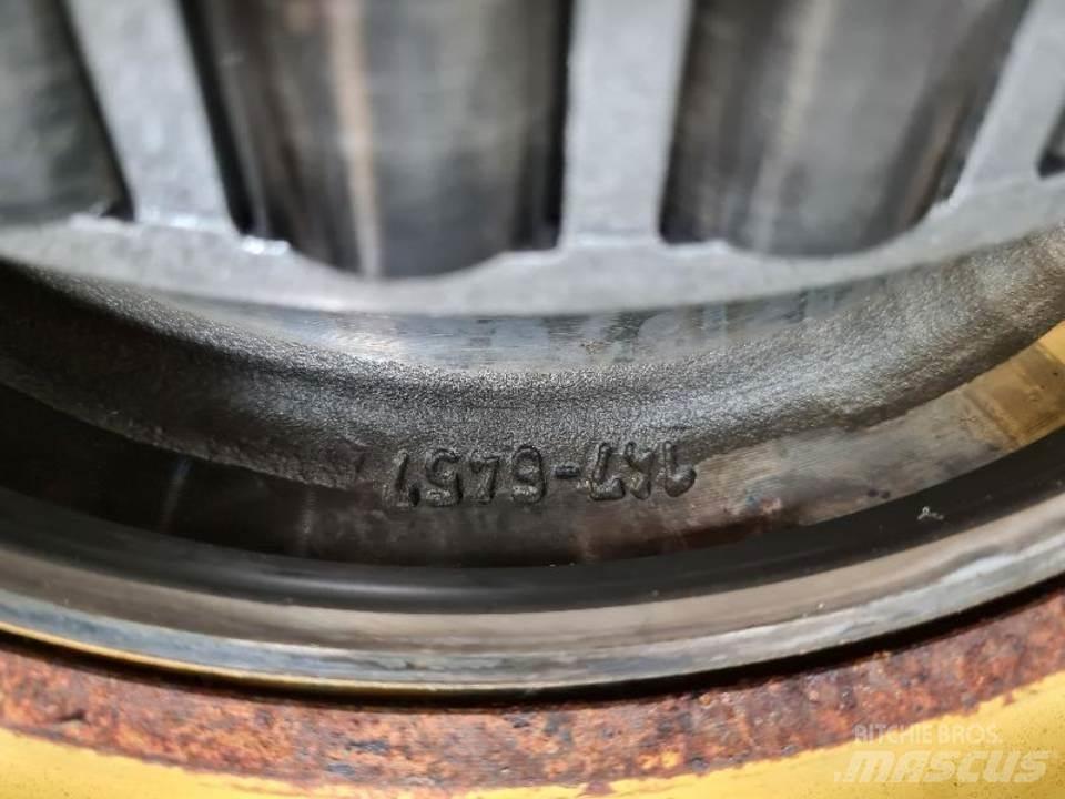CAT 988G Převodovka