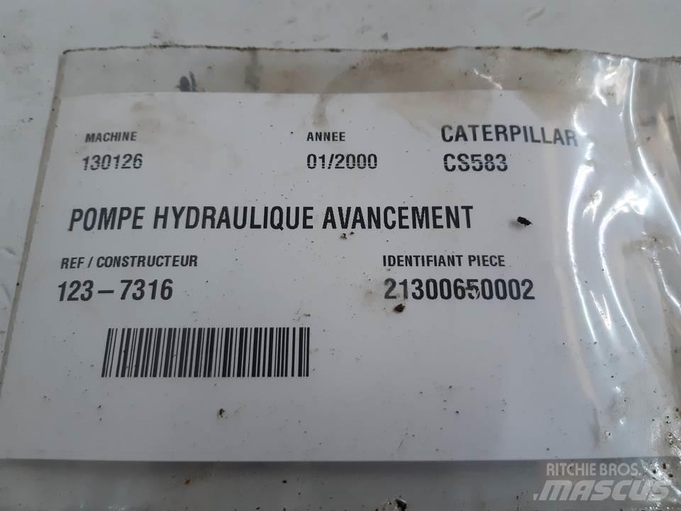 CAT CS583 Hydraulika