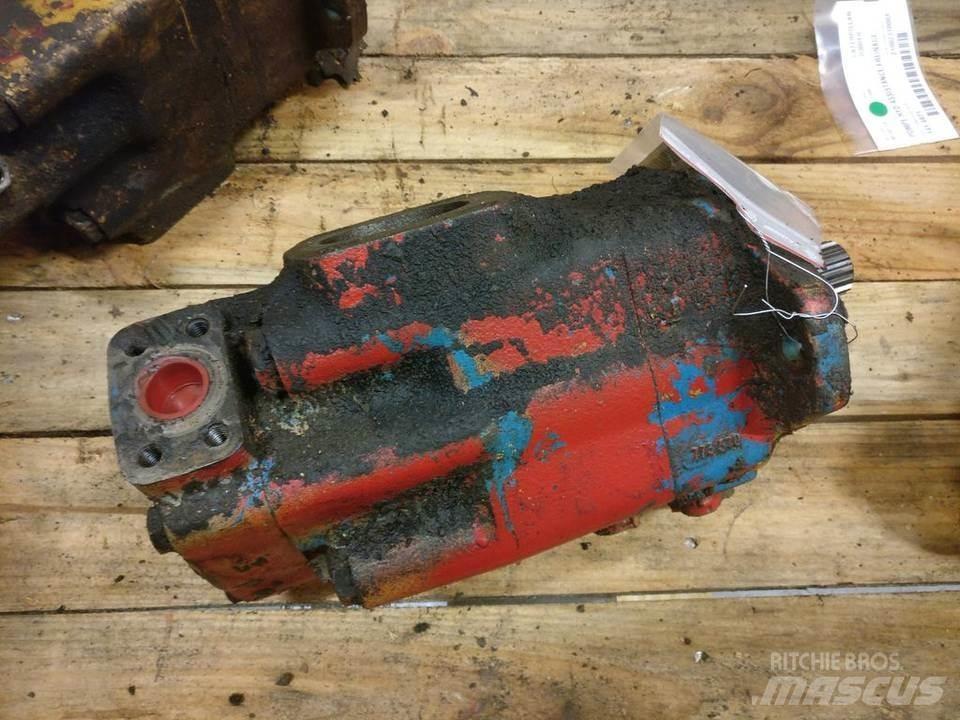 CAT D300B Hydraulika