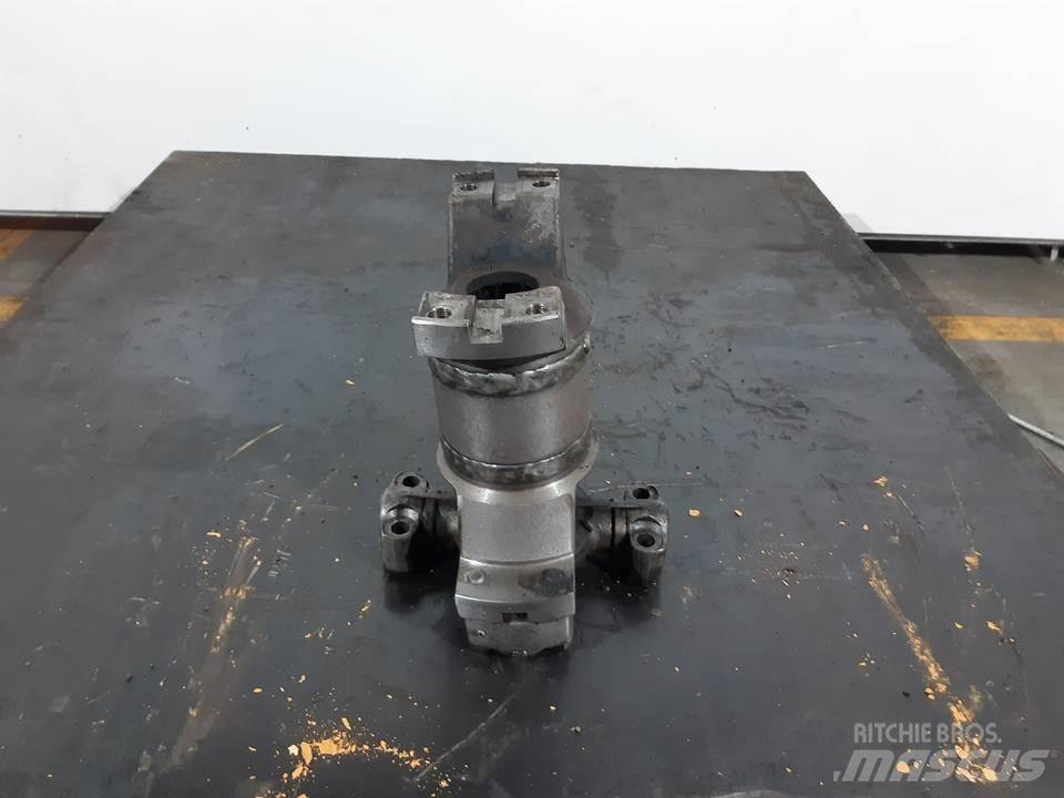 CAT D6H Převodovka
