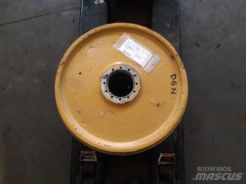 CAT D6H Pásy, řetězy a podvozek
