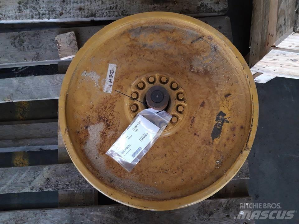 CAT D6H Pásy, řetězy a podvozek