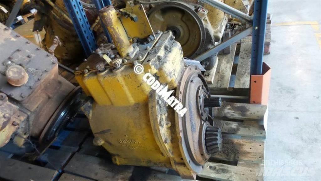 CAT D7E Převodovka