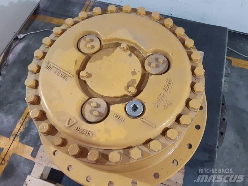 CAT D7R Převodovka
