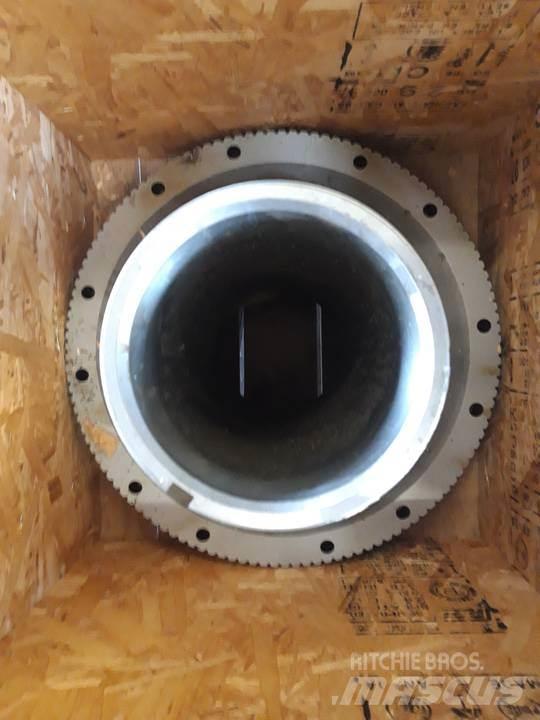 CAT D8H Převodovka