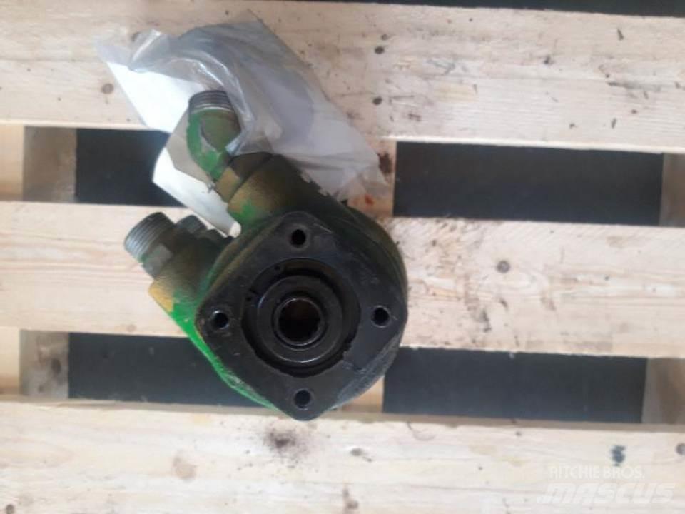 CAT IT18B Hydraulika