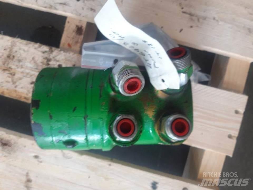 CAT IT18B Hydraulika