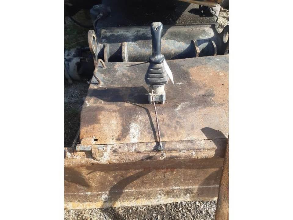 CAT M312 Kabiny a interiér