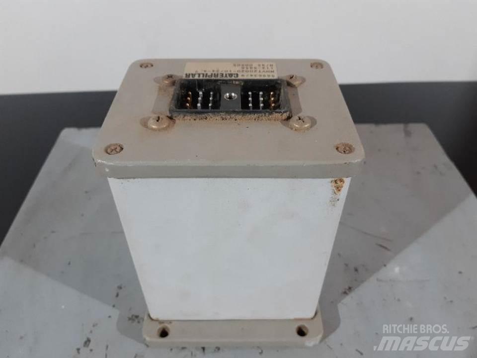 CAT M318 Kabiny a interiér