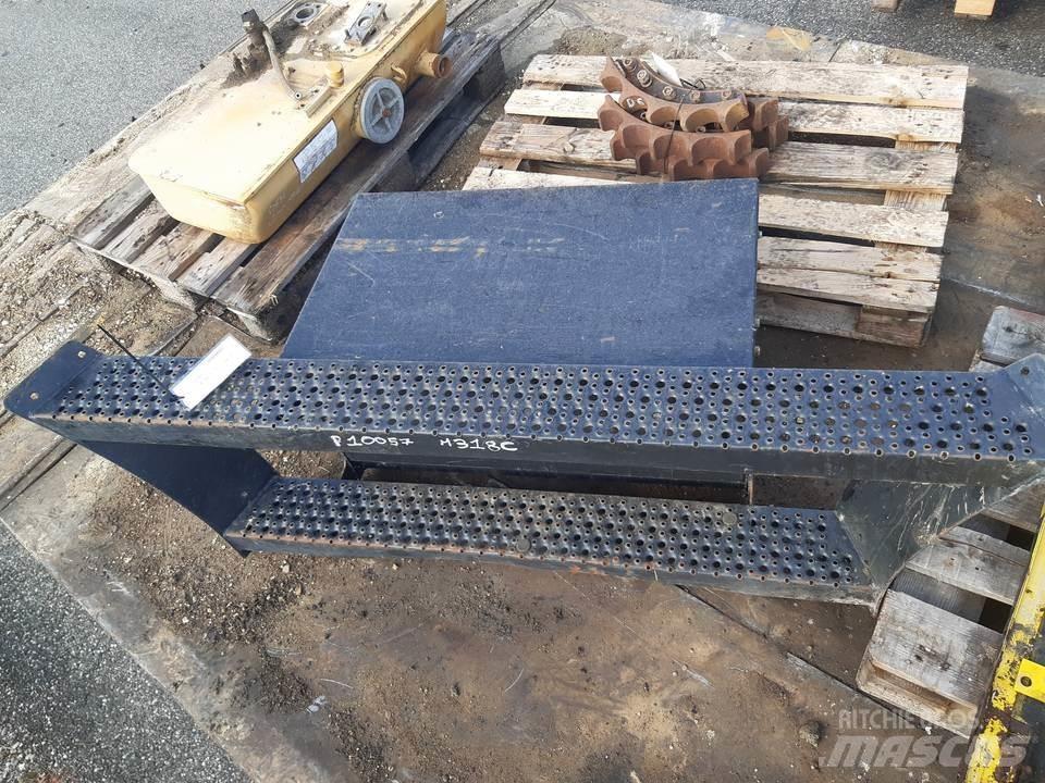 CAT M318C Kabiny a interiér