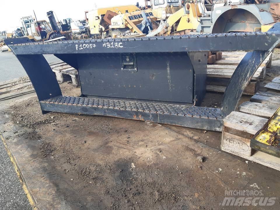 CAT M318C Kabiny a interiér