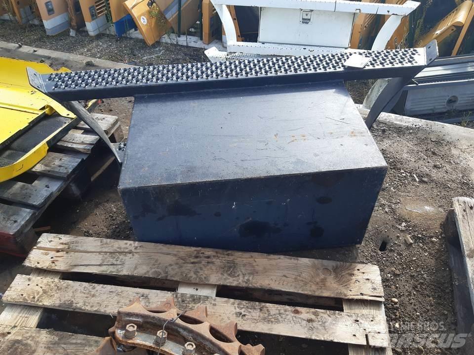 CAT M318C Kabiny a interiér