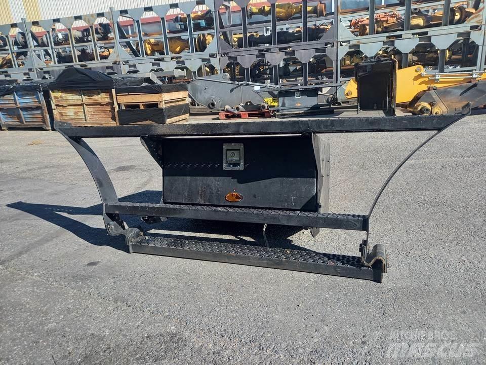 CAT M320F Kabiny a interiér