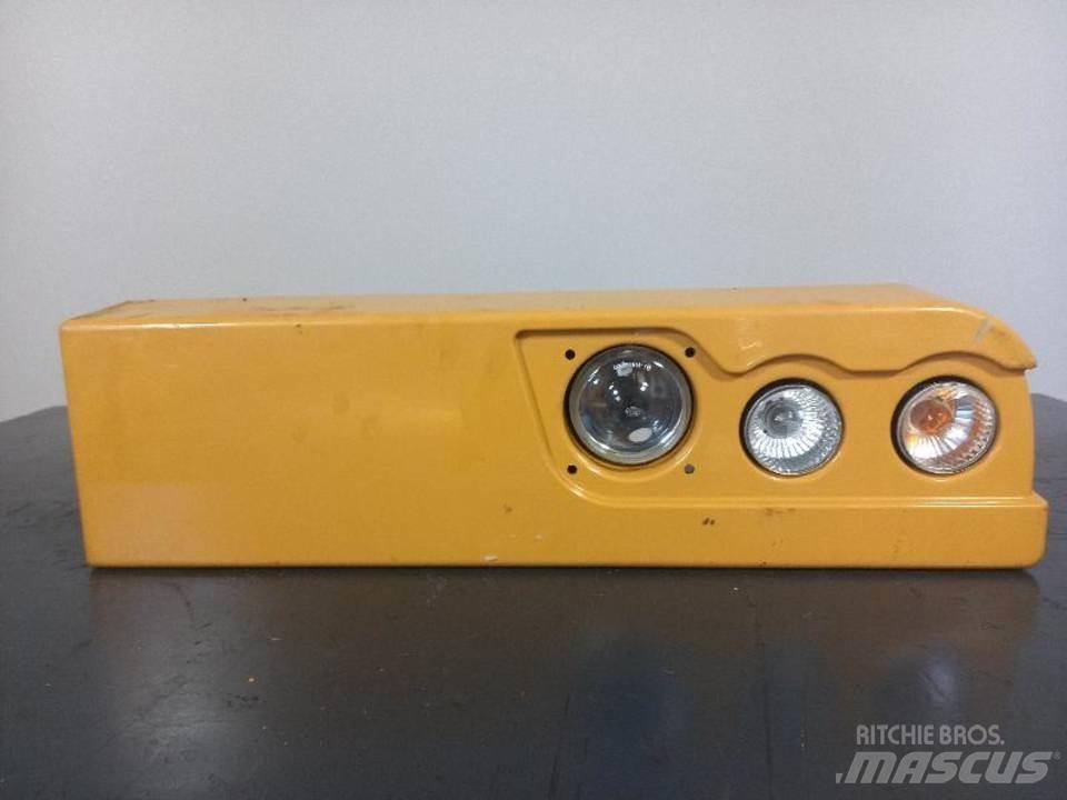 CAT M320F Kabiny a interiér