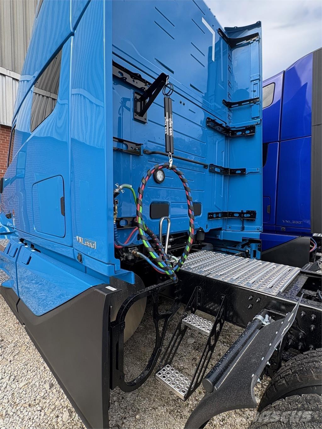 Volvo VNL Další