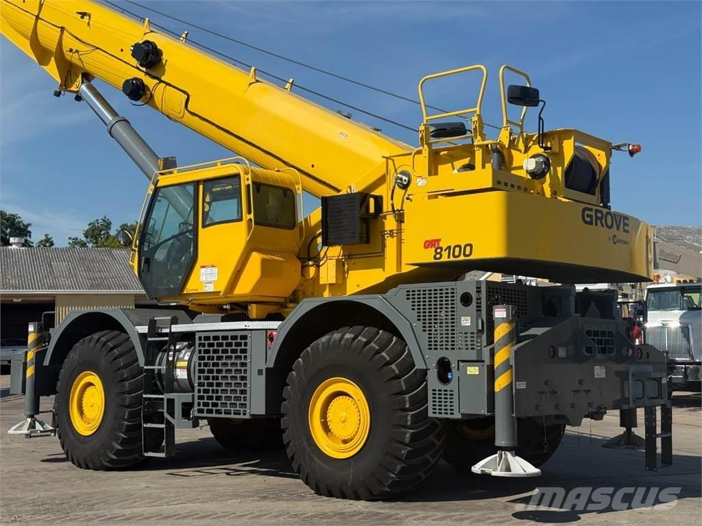 Grove GRT8100 Jeřáby pro těžký terén