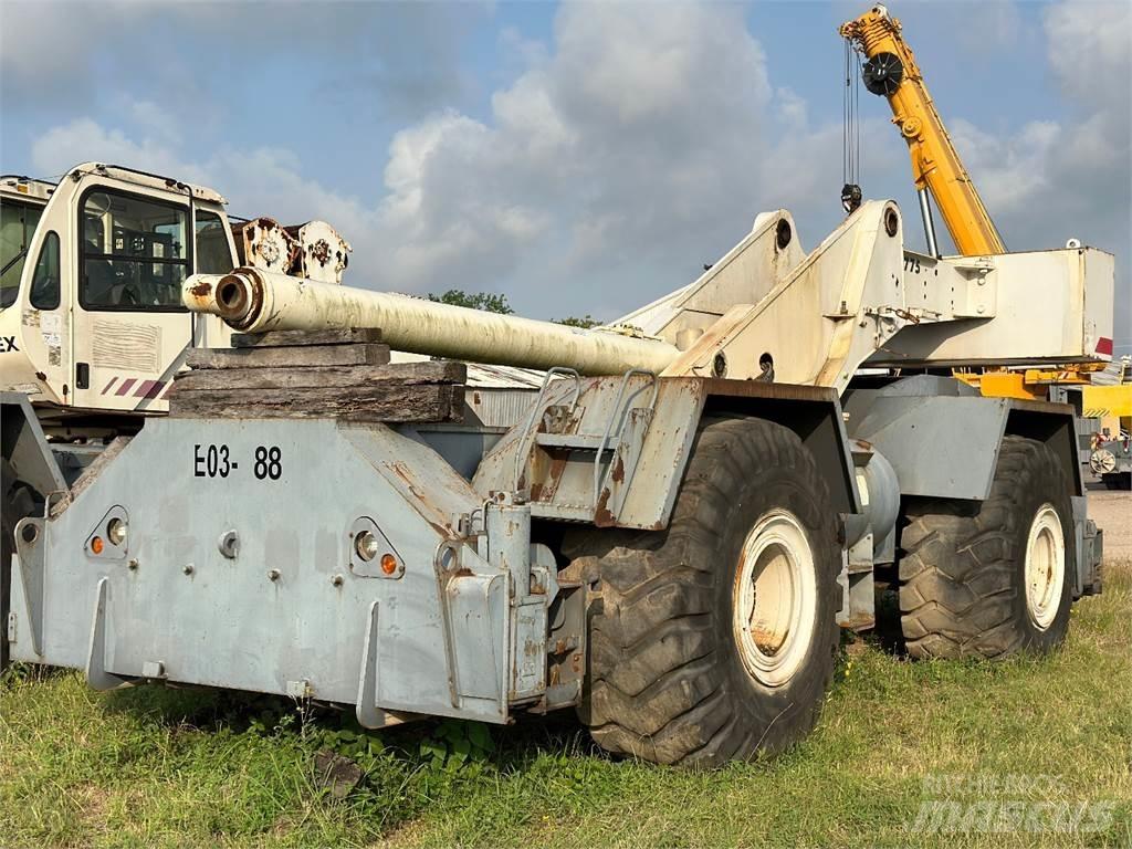 Terex RT 775 Jeřáby pro těžký terén