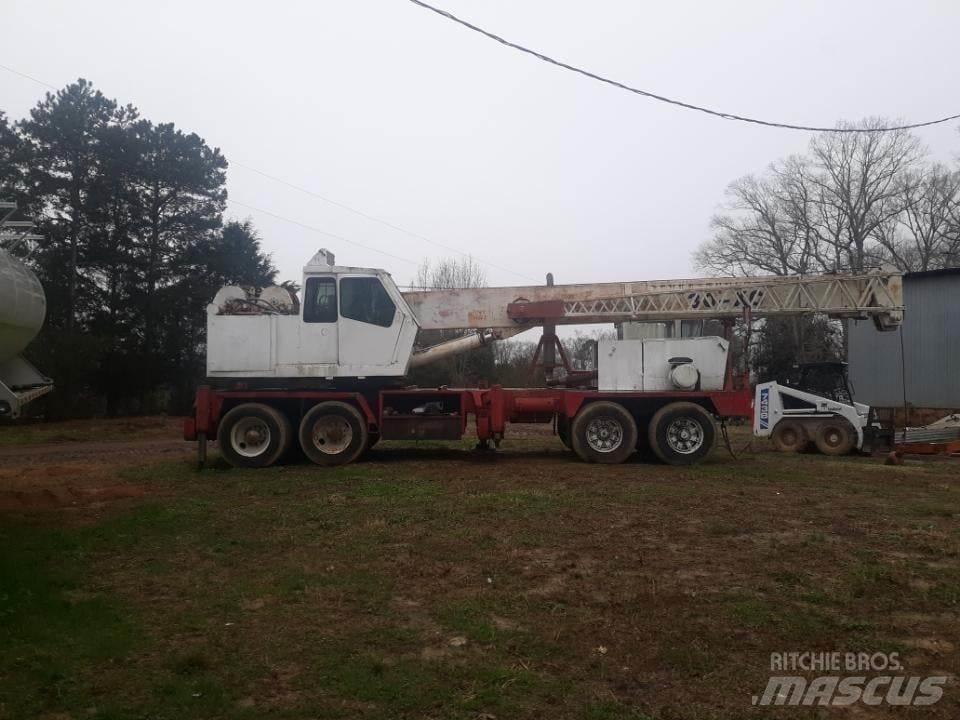 Bucyrus-Erie 30-XC Univerzální terénní jeřáby