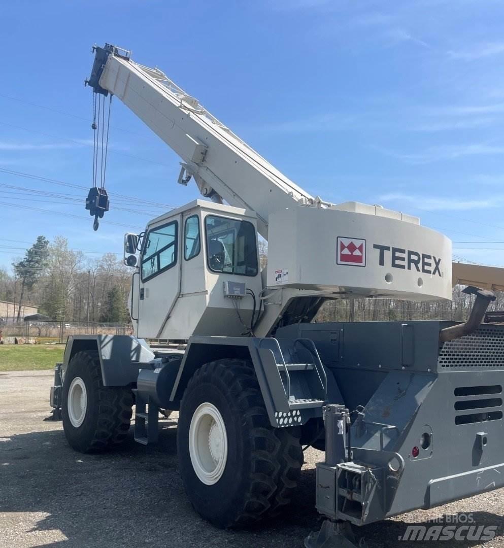 Terex RT 335 Jeřáby pro těžký terén