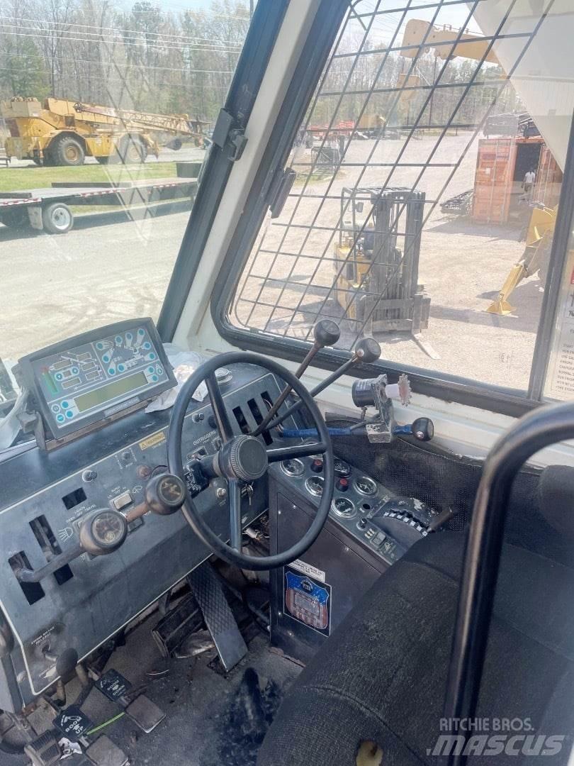 Terex RT 335 Jeřáby pro těžký terén