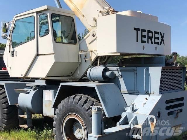 Terex RT230E Jeřáby pro těžký terén