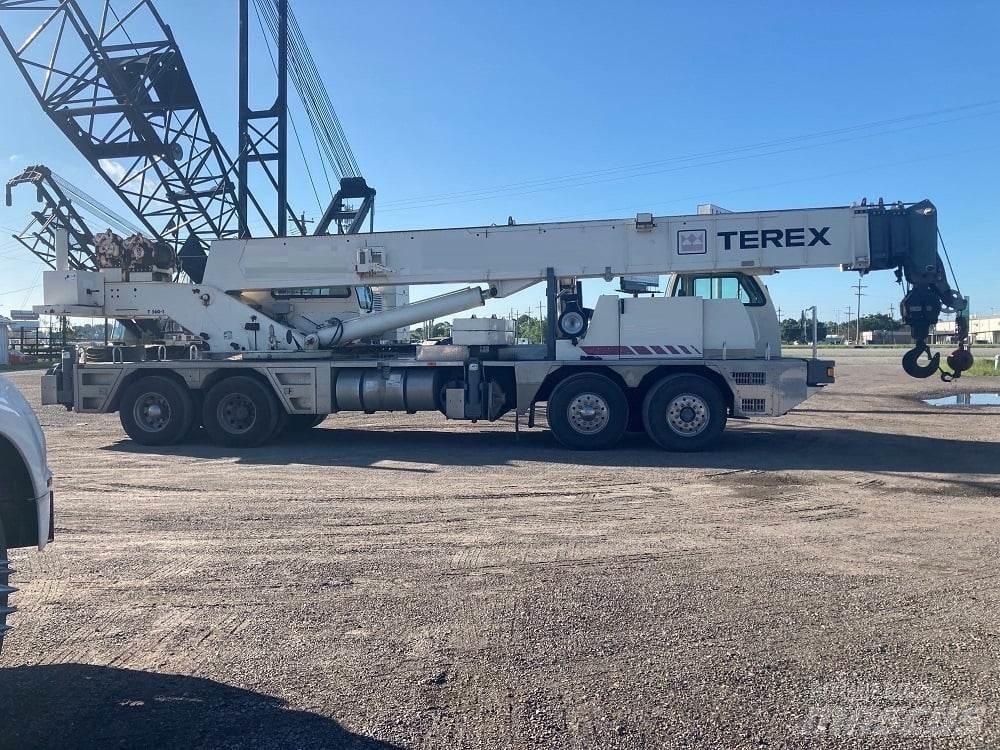 Terex T 560 Univerzální terénní jeřáby