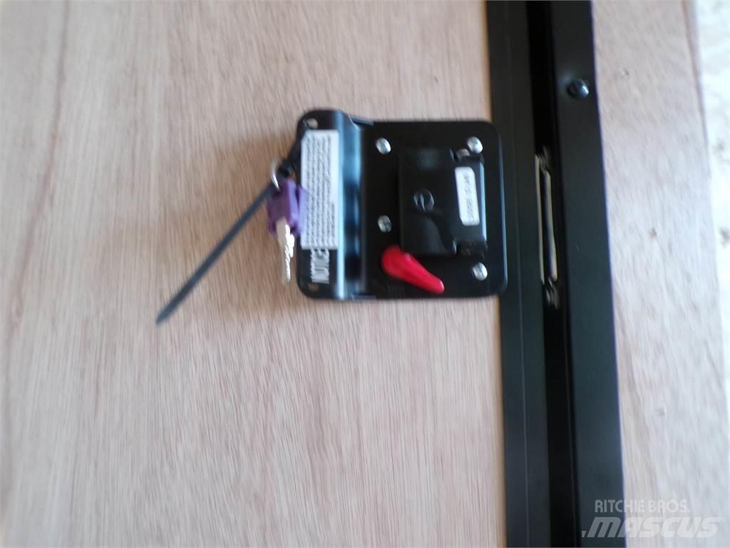  Stealth Skříňové přívěsy