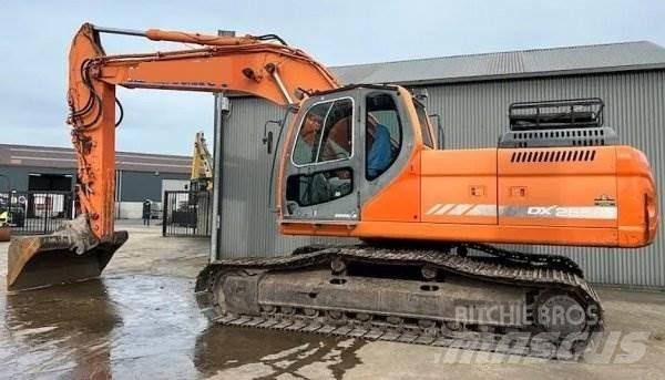 Doosan DX 255 LC Pásová rýpadla