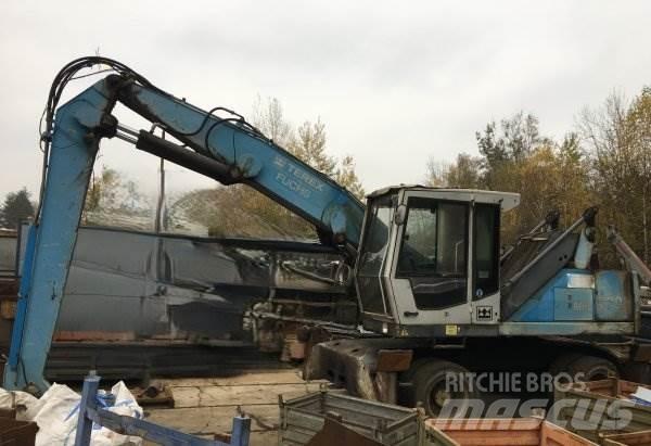 Fuchs MHL 320 Stroje pro manipulaci s odpadem