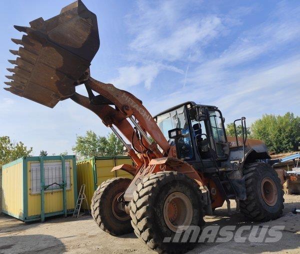 Hitachi ZW 220 Kolové nakladače