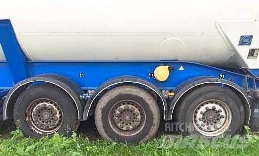  _JINÉ (CZ) ZVVZ NSG 42 Cisternové vozy