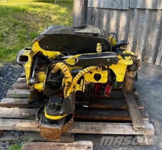 John Deere H 412 Kácecí harvestory