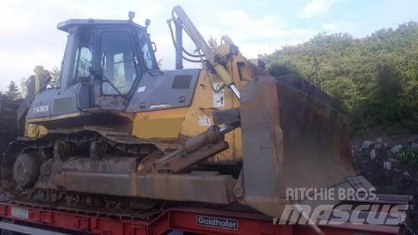 Komatsu D65 EX-12 Pásové dozery