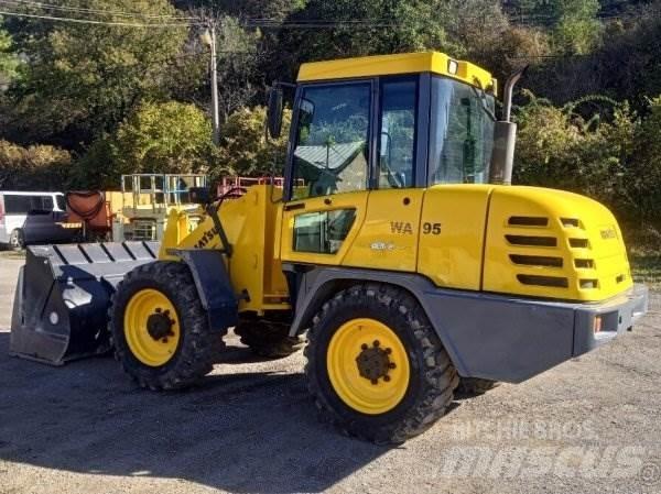 Komatsu WA 95 Kolové nakladače