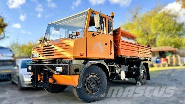 Praga NTS 265 + sypač Sypače písku a soli