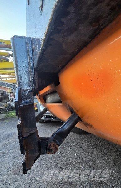 Praga NTS 265 + sypač Sypače písku a soli