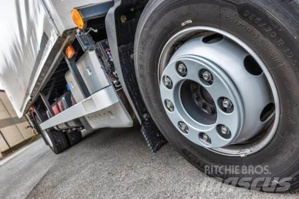 Volvo FL 210 Autojeřáby, hydraulické ruky