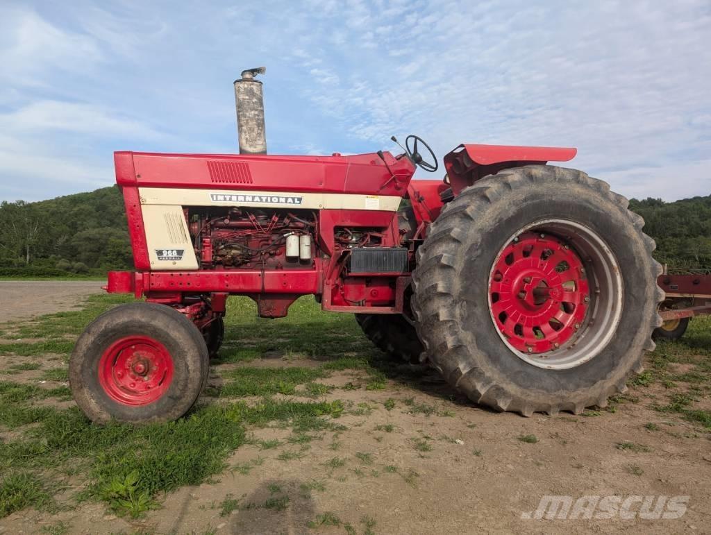 International 966 Traktory