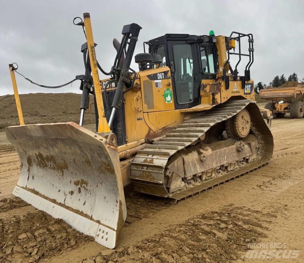 CAT D 6 T LGP Pásové dozery