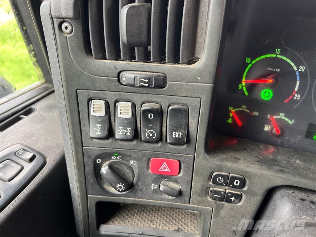 Scania P 380 8X4 Nákladní vozidlo bez nástavby