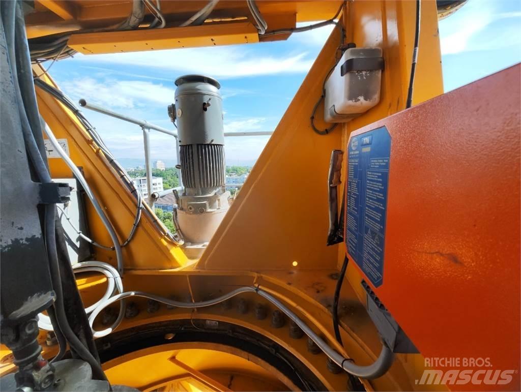 Liebherr 200EC-H Stavební jeřáby