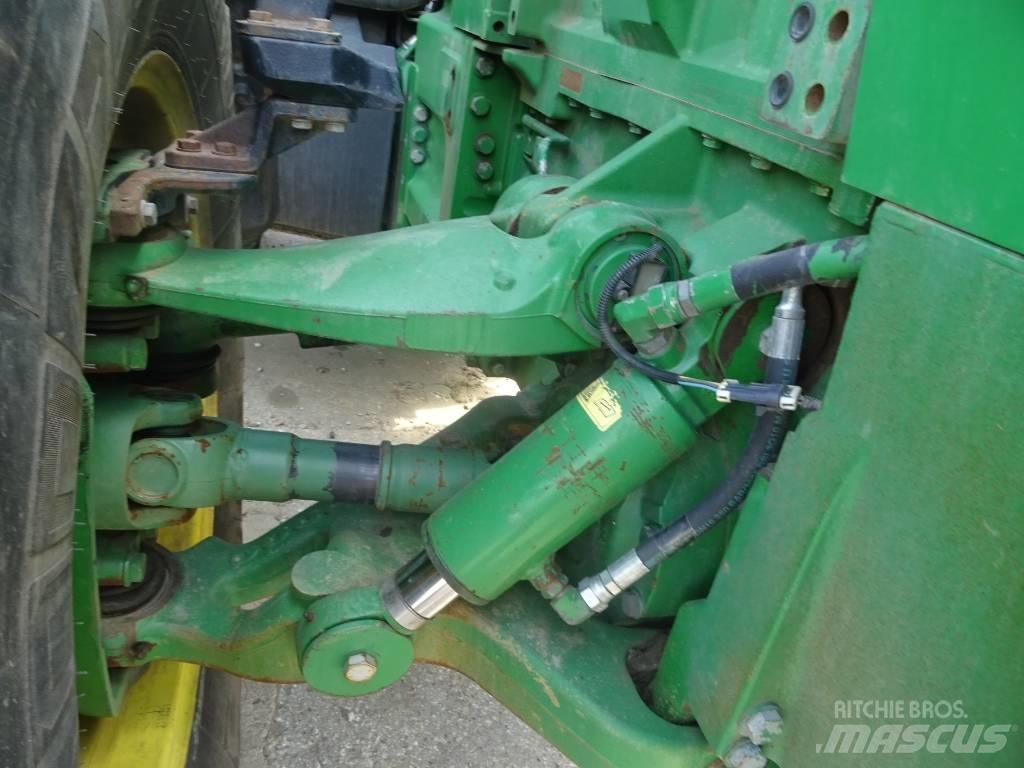 John Deere 8430 Traktory