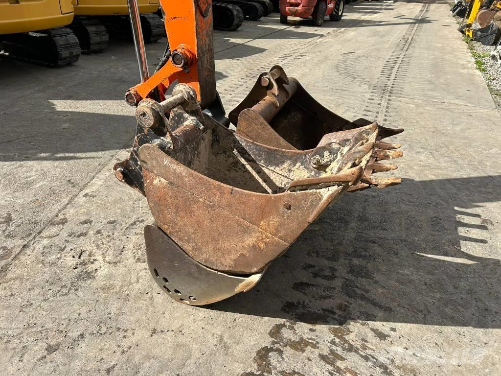 Hitachi ZX 80 SB Midi rýpadla 7t - 12t