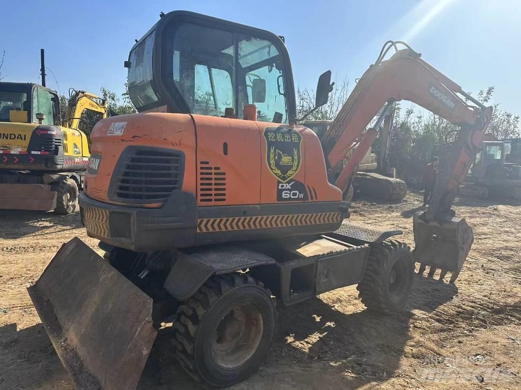 Doosan DX60W Mini rýpadla < 7t